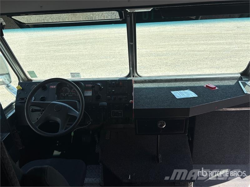 Freightliner MT55 Zabojni kombi