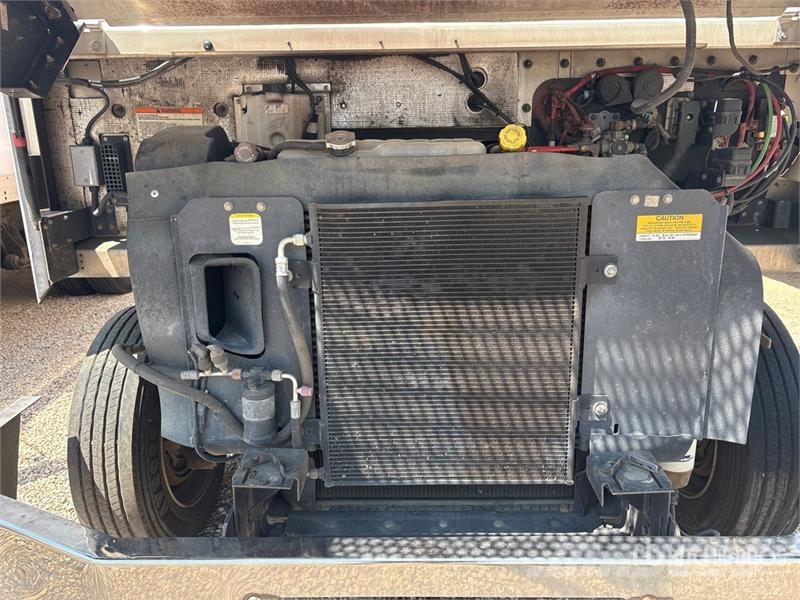 Freightliner MT55 Zabojni kombi