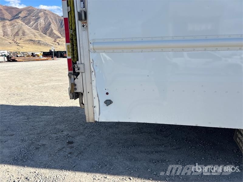 Freightliner MT55 Furgons