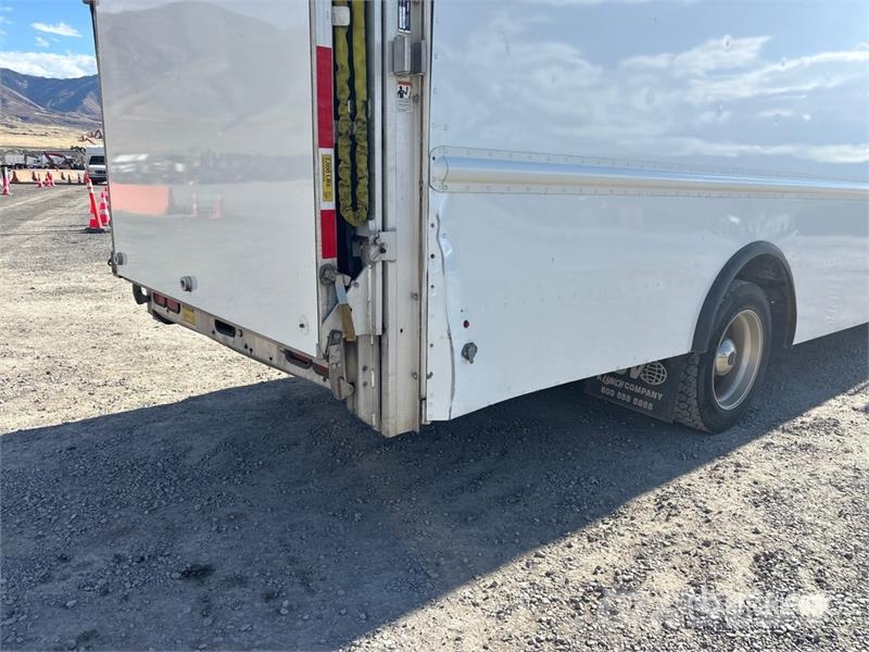 Freightliner MT55 Furgons