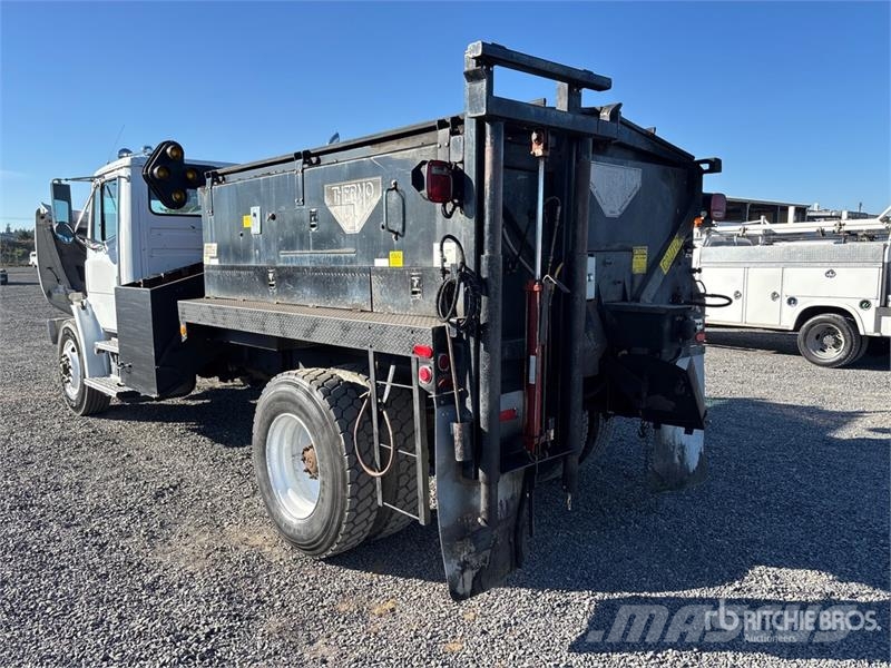 Freightliner Northwest Manufacturing NW UD425 on Freightliner Tanker trucks