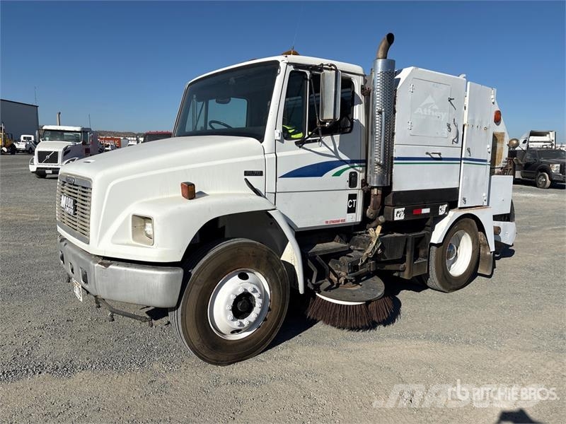 Freightliner on Freightliner FL70 Sweeper Truck 清掃車