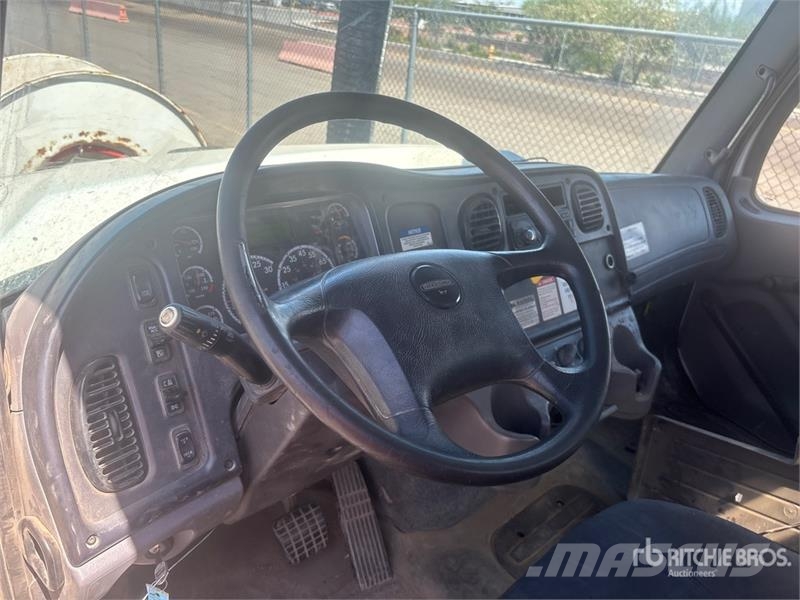 Freightliner Products Camel 1200 on Freightliner 114SD 6x4 Sew Αποφρακτικά οχήματα