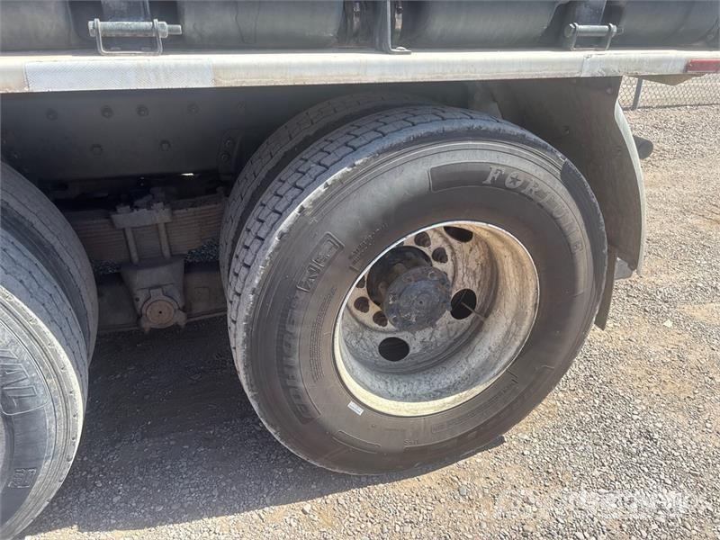 Freightliner Products Camel 1200 on Freightliner 114SD 6x4 Sew Αποφρακτικά οχήματα