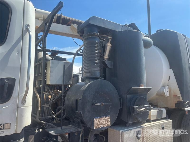Freightliner Products Camel 1200 on Freightliner 114SD 6x4 Sew Αποφρακτικά οχήματα