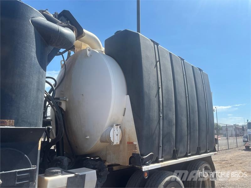 Freightliner Products Camel 1200 on Freightliner 114SD 6x4 Sew Αποφρακτικά οχήματα
