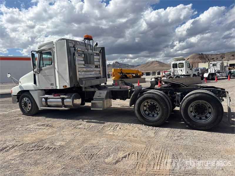 Freightliner ST120 6x4 T/A Day Cab Truck Tractor Traktorske jedinice