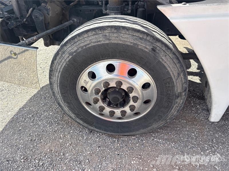 Freightliner ST120 6x4 T/A Day Cab Truck Tractor Traktorske jedinice
