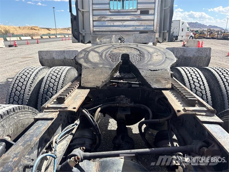 Freightliner ST120 6x4 T/A Day Cab Truck Tractor Traktorske jedinice
