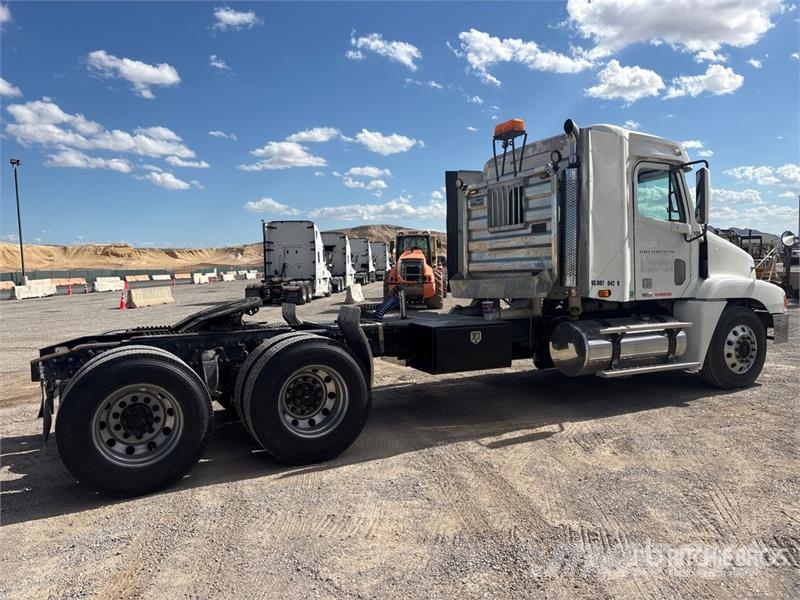 Freightliner ST120 6x4 T/A Day Cab Truck Tractor Traktorske jedinice