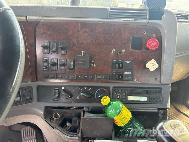 Freightliner ST120 6x4 T/A Day Cab Truck Tractor Traktorske jedinice