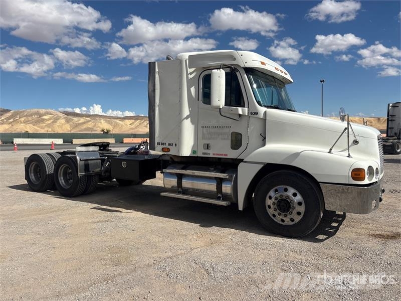 Freightliner ST120 6x4 T/A Day Cab Truck Tractor Traktorske jedinice