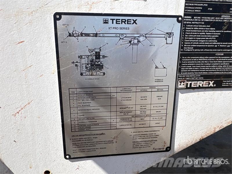 Freightliner Terex XTPRO60/70 70 ft on Freightliner M2 Forestr Teherautóra szerelt emelők és állványok
