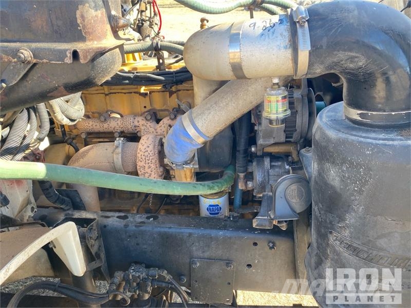 Freightliner Vactor 2100 on Freightliner FL60 4x2 Vacuum Tanke Kombinuotos paskirties / vakuuminiai sunkvežimiai