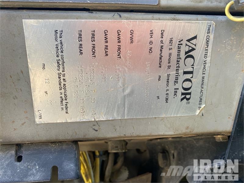 Freightliner Vactor 2100 on Freightliner FL60 4x2 Vacuum Tanke Kombinuotos paskirties / vakuuminiai sunkvežimiai