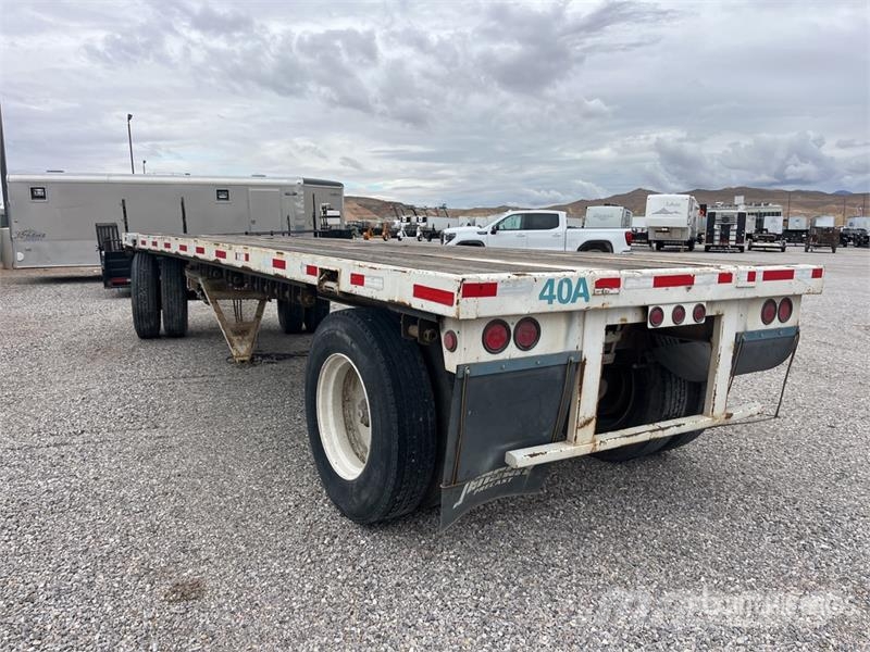 Fruehauf 26 ft T/A Flatbed Trailer Platformy / Przyczepy z otwieranymi burtami