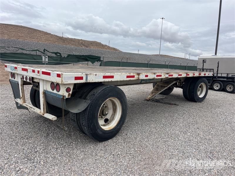 Fruehauf 26 ft T/A Flatbed Trailer Platformy / Przyczepy z otwieranymi burtami