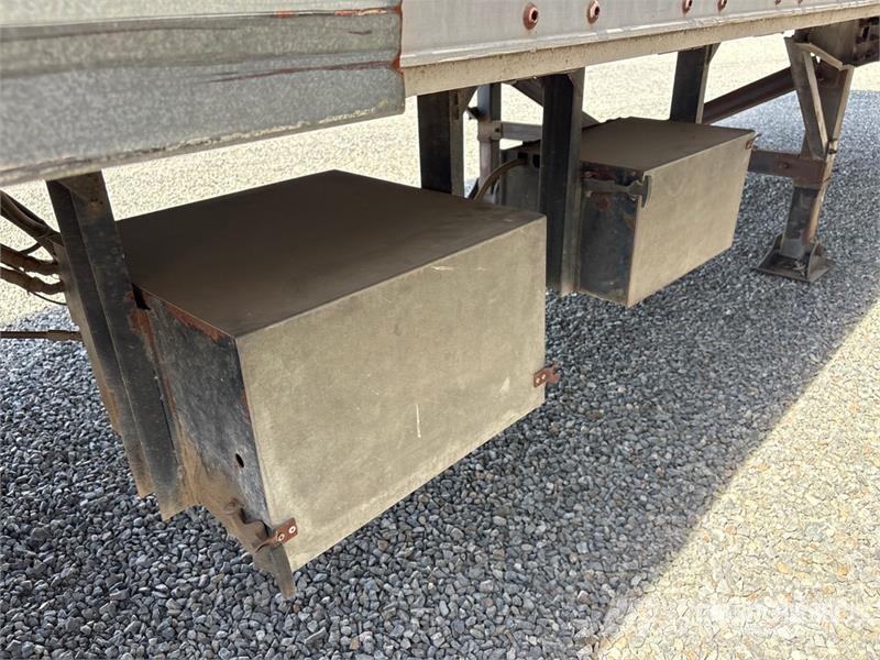 Fruehauf 28 ft x 102 in S/A Van Trailer Причепи-фургони