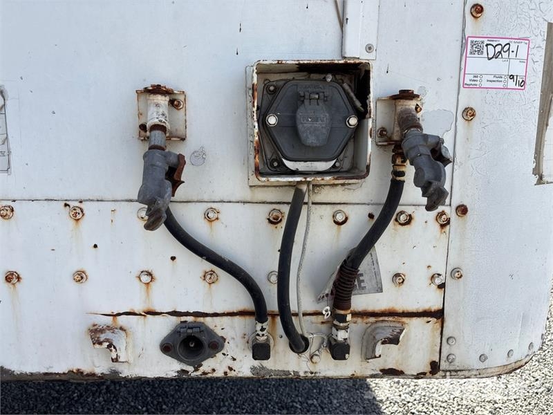 Fruehauf 28 ft x 102 in S/A Van Trailer Причепи-фургони
