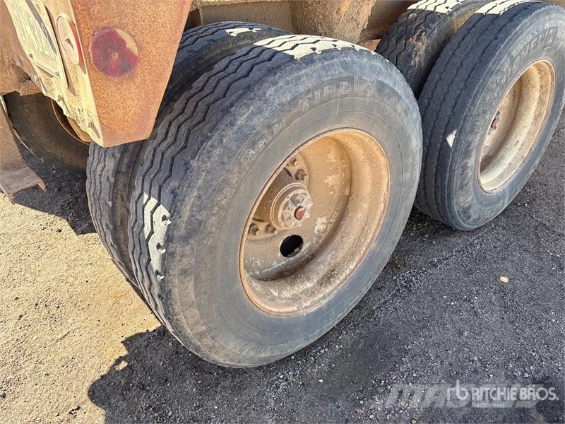 Fruehauf 44 ft T/A Belly Dump Trailer Rimorchi ribaltabili