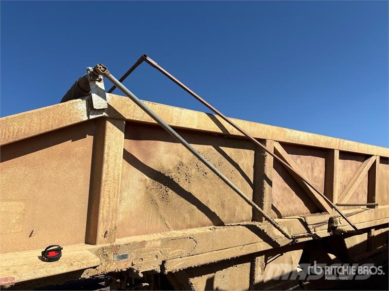 Fruehauf 44 ft T/A Belly Dump Trailer Rimorchi ribaltabili