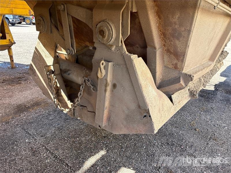 Fruehauf 44 ft T/A Belly Dump Trailer Rimorchi ribaltabili