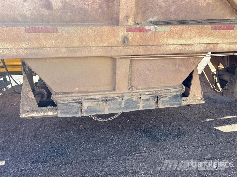 Fruehauf 44 ft T/A Belly Dump Trailer Rimorchi ribaltabili