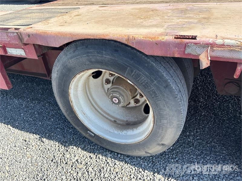 Fruehauf 48 ft T/A Double Drop Step Deck Trailer Tieflader