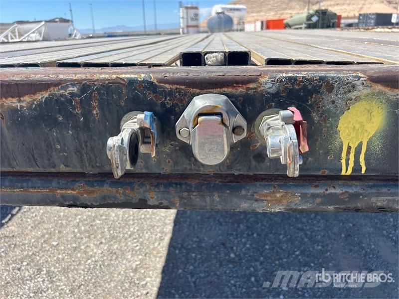 Fruehauf 48 ft T/A Flatbed Trailer Rimorchi con sponde ribaltabili