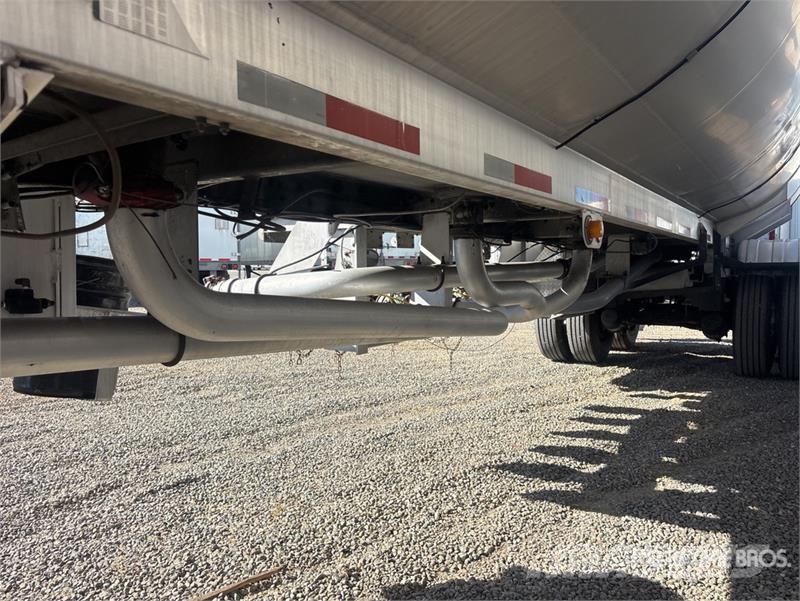 Fruehauf 9400 gal T/A Tanker Trailer Причепи-цистерни