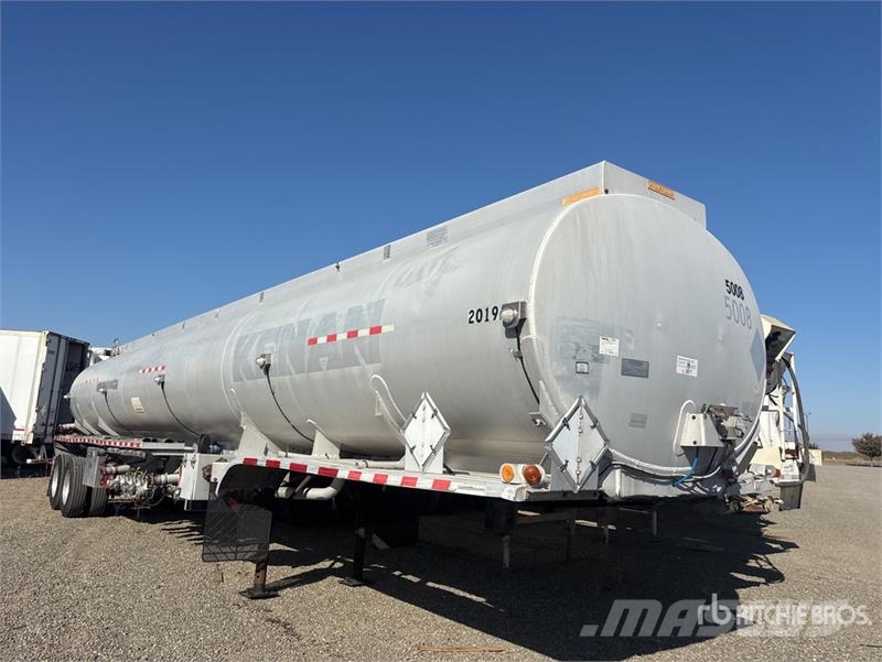 Fruehauf 9400 gal T/A Tanker Trailer Причепи-цистерни