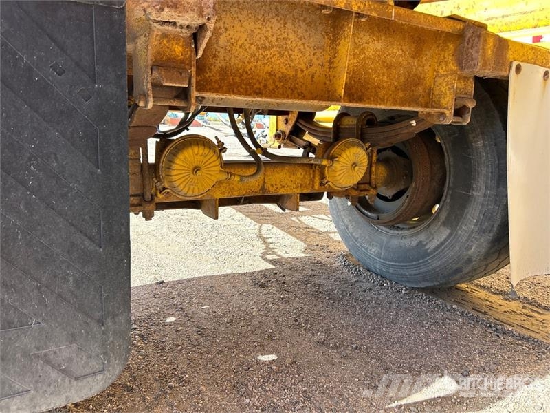 Fruehauf DESB2M11A 20 ft T/A Pup Belly Dump Trailer Bañeras