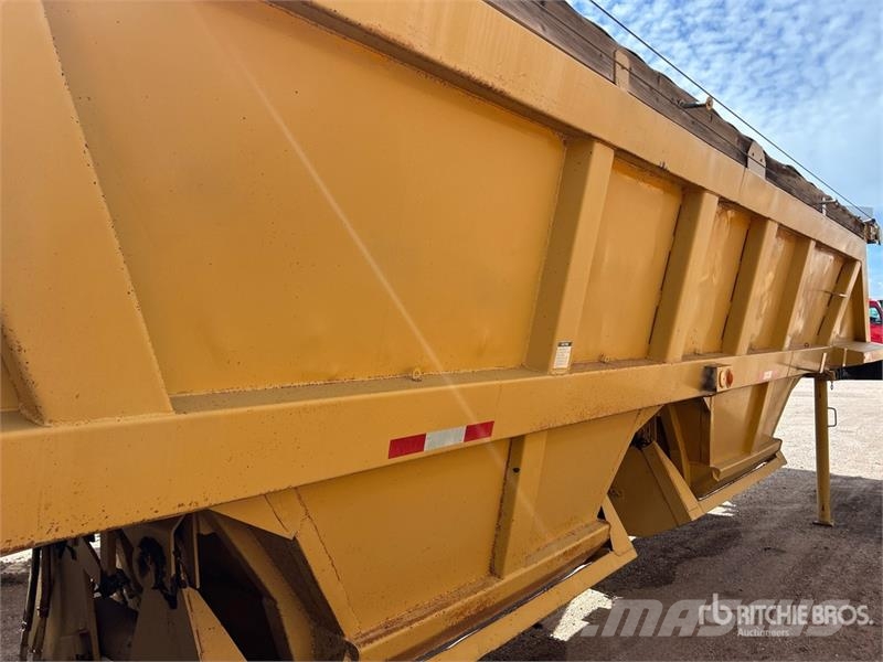 Fruehauf DESM2M22 40 ft T/A Belly Dump Trailer Kipper