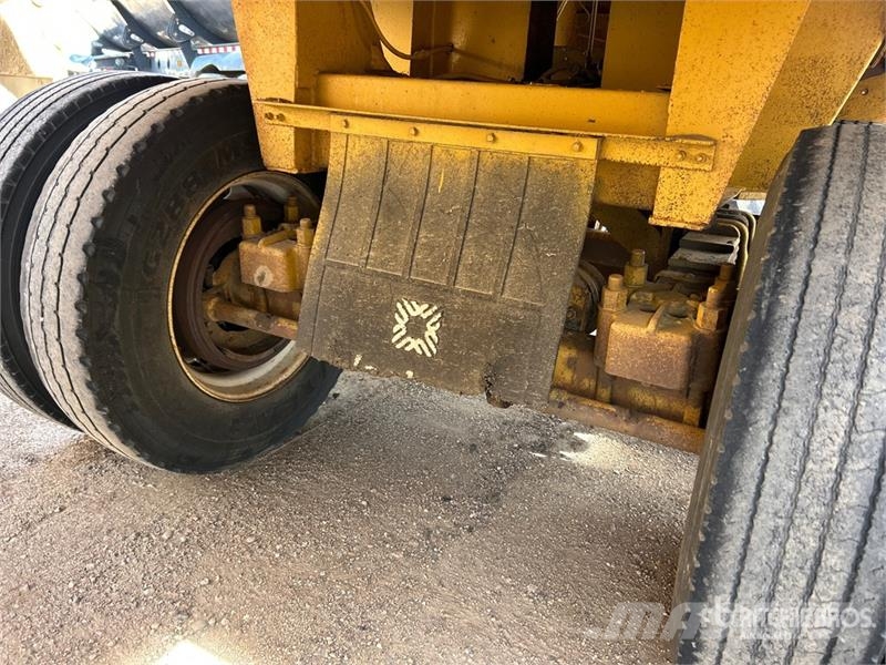Fruehauf DESM2M22 40 ft T/A Belly Dump Trailer Kipper