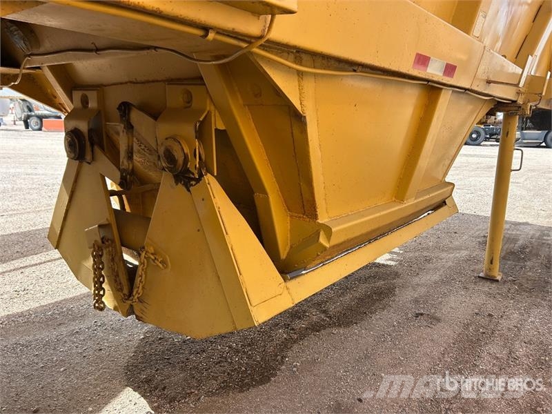 Fruehauf DESM2M22 40 ft T/A Belly Dump Trailer Kipper