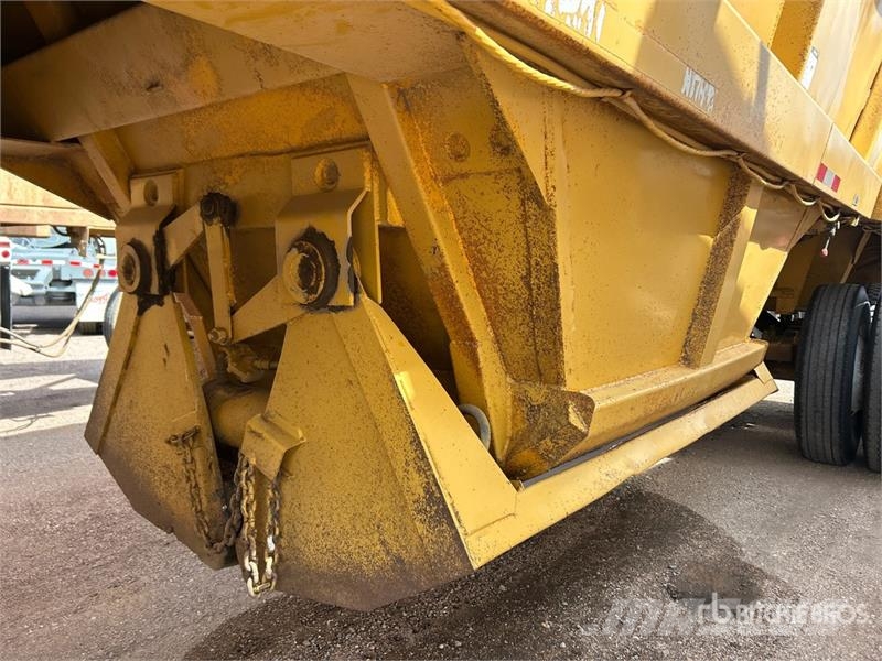 Fruehauf DESM2M22 40 ft T/A Belly Dump Trailer Kipper