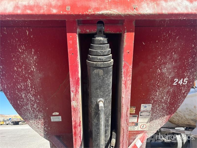 Fruehauf DRXXM232W 33 ft T/A End Dump Trailer Pašizgāzējs
