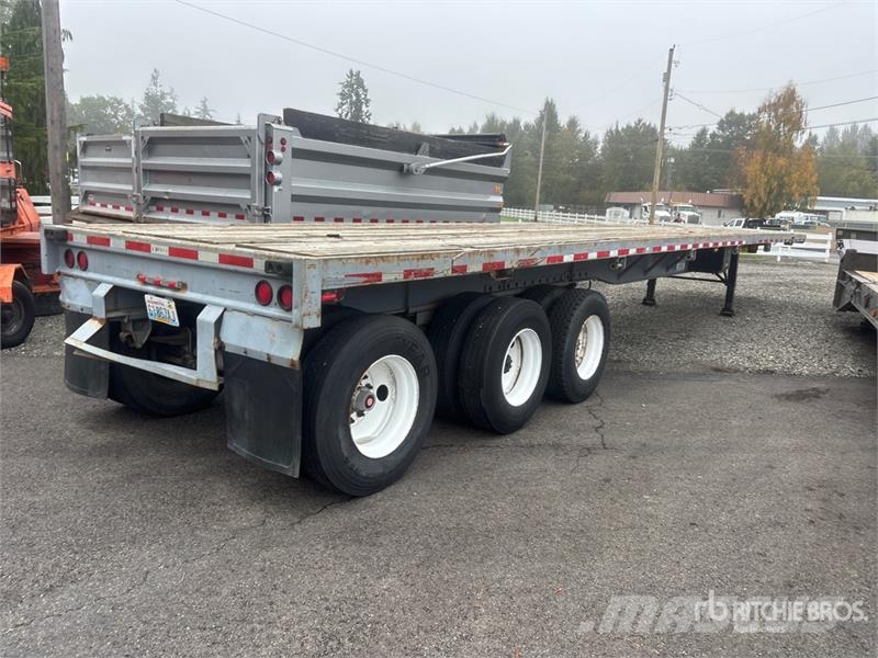 Fruehauf PBATS2W 48 ft Tri/A Flatbed Trailer Бордови