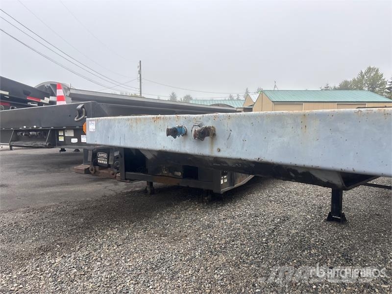 Fruehauf PBATS2W 48 ft Tri/A Flatbed Trailer Бордови