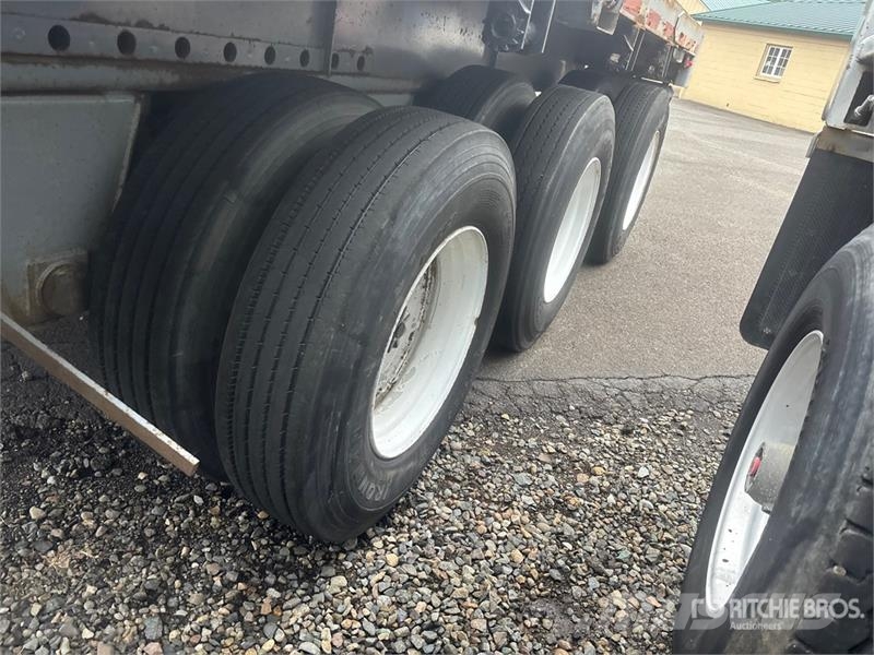 Fruehauf PBATS2W 48 ft Tri/A Flatbed Trailer Бордови