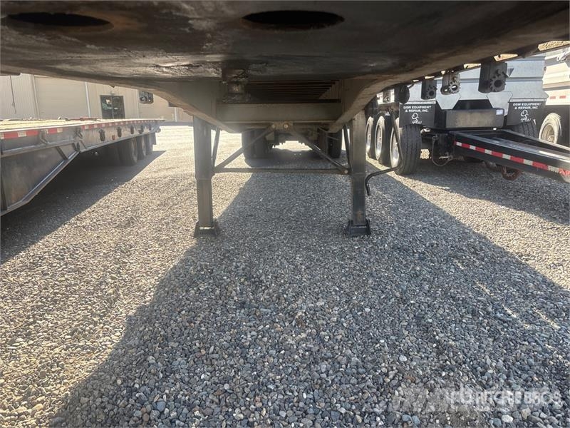 Fruehauf PBATS2W 48 ft Tri/A Flatbed Trailer Бордови