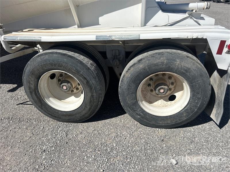 Fruehauf T/A Pneumatic Bulk Trailer Прочие прицепы