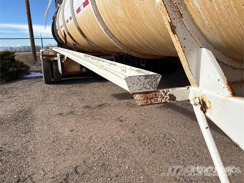 Fruehauf T/A Vacuum Tanker Trailer Tanker trailers
