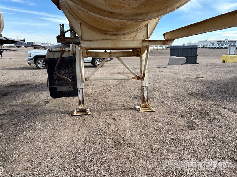 Fruehauf T/A Vacuum Tanker Trailer Tanker trailers