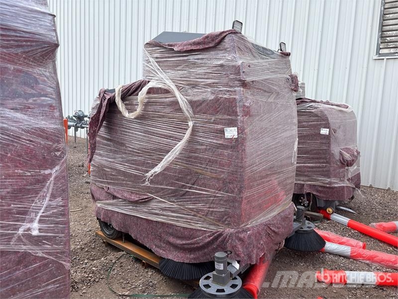  FS S19 Ride-On Electric Floor Sweeper その他収穫設備