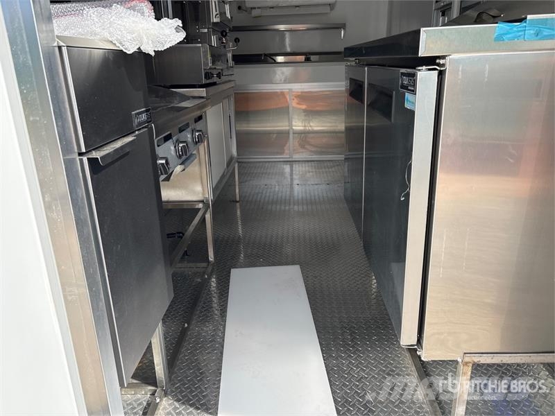 FUD 16 ft 3 in T/A Food Concession Trailer Ostale prikolice