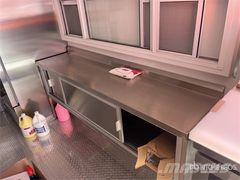 FUD 16 ft T/A Food Concession Trailer Ostale prikolice
