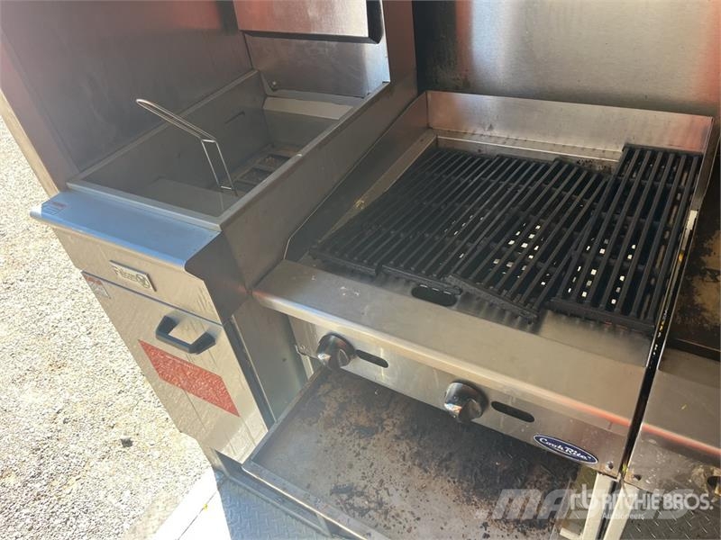 FUD 16 ft T/A Food Concession Trailer Ostale prikolice