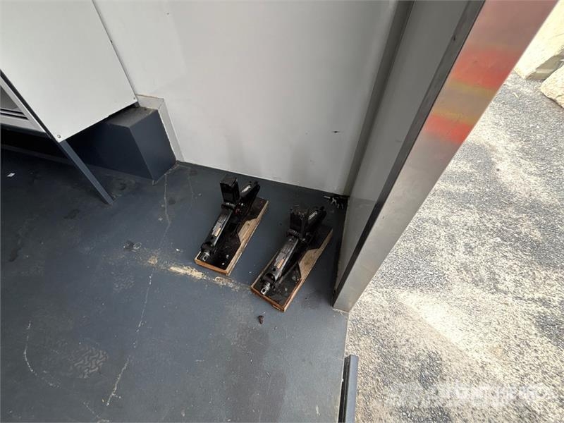  FUD 16 ft T/A Food Concession Trailer Otros remolques