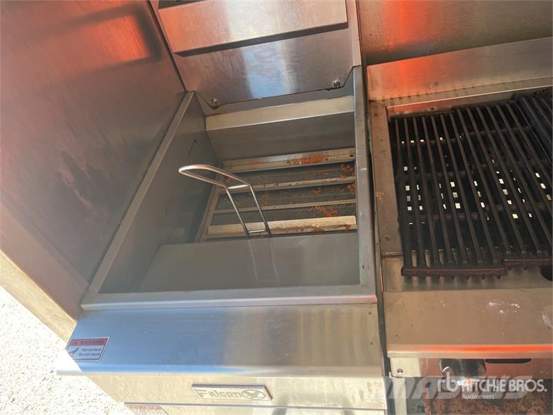 FUD 16 ft T/A Food Concession Trailer Ostale prikolice